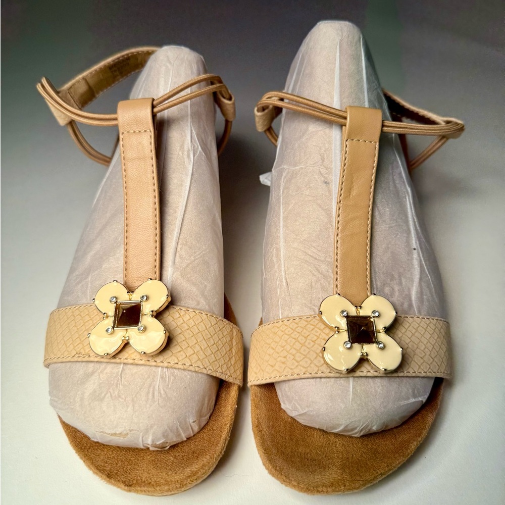 Lindsay Phillips Megan Tan Wedge T- Strap Sandals Snap Shoes Size 7 - Picture 2 of 7
